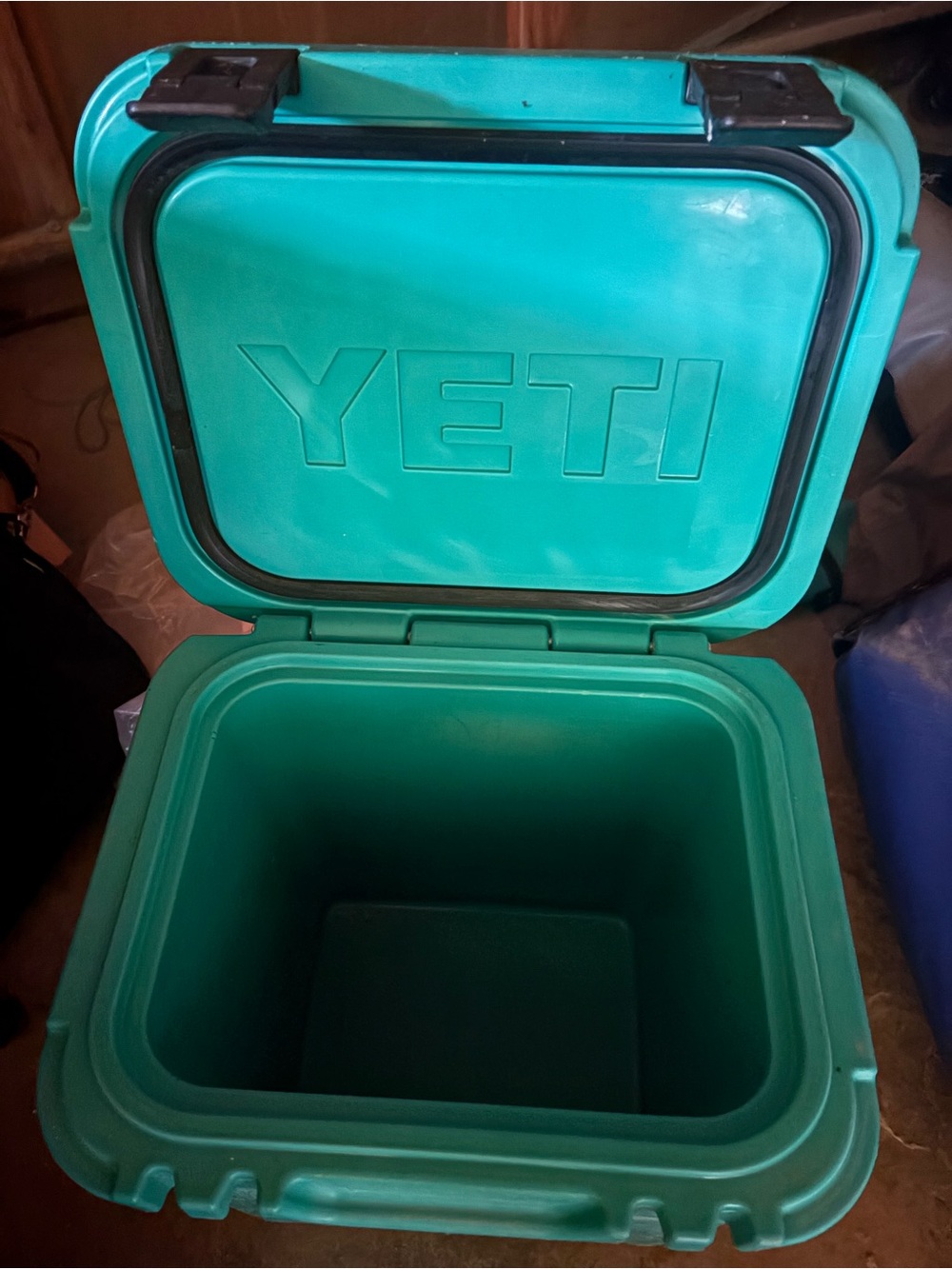 Yeti® Roadie® Aqua Blue 15 Hard Cooler
